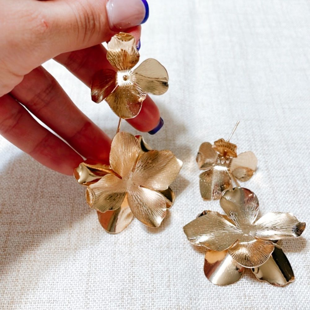Zara Gold Floral Earrings Yellow Gold - Picture 7 of 7